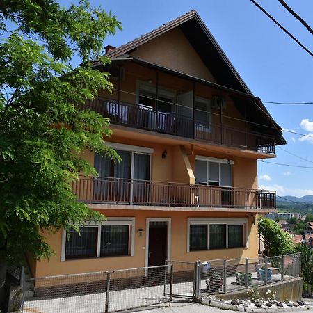 Apartments Mensa توزلا المظهر الخارجي الصورة