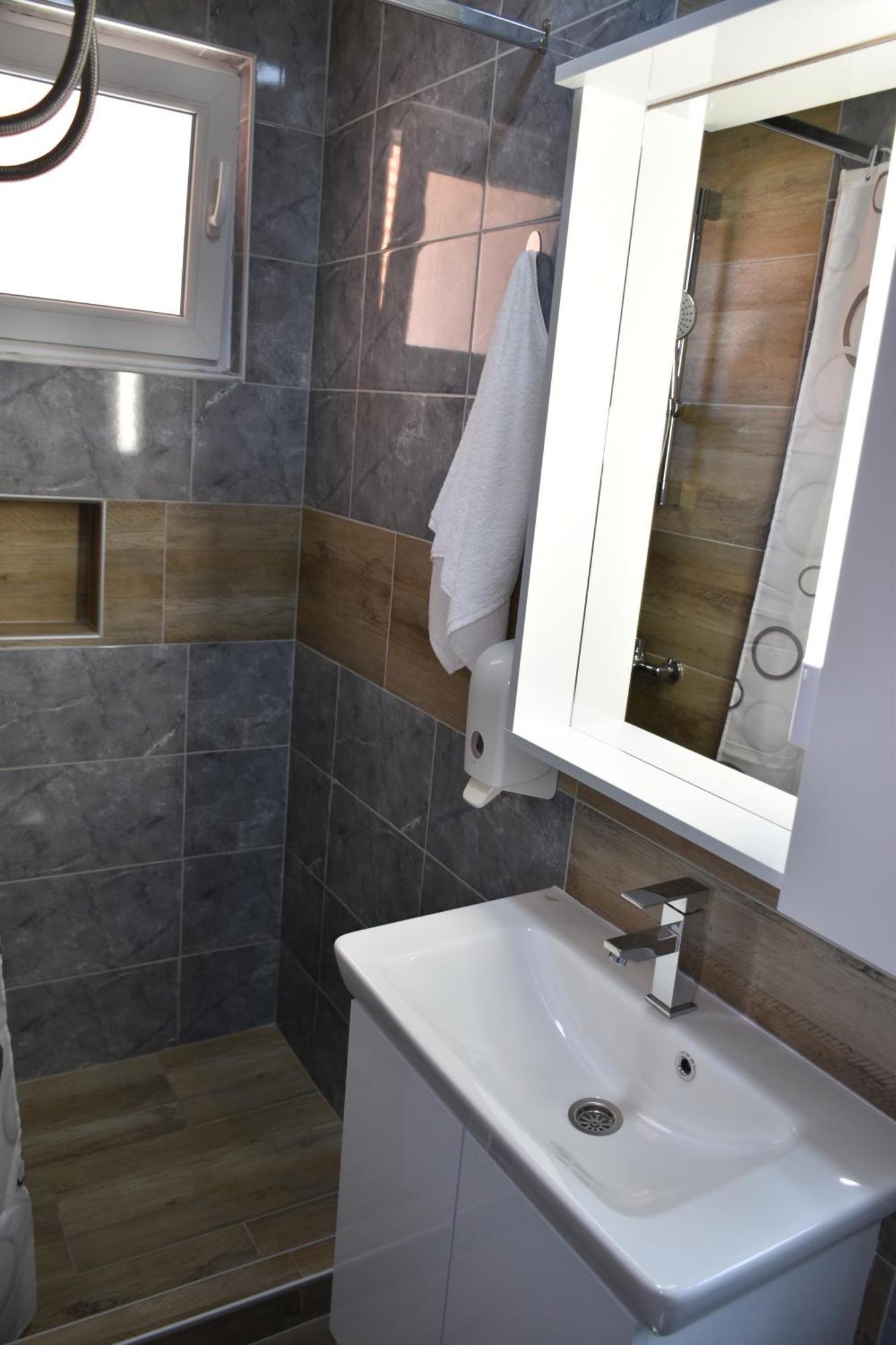 Apartments Mensa توزلا المظهر الخارجي الصورة