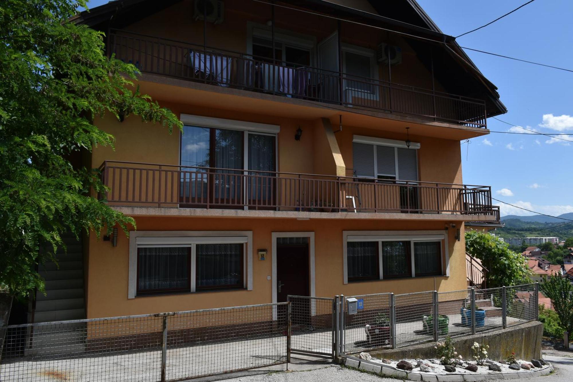 Apartments Mensa توزلا المظهر الخارجي الصورة